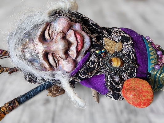 Wisdom Women : strength, insight, and guidance.
